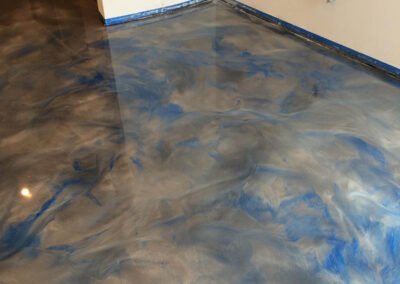 Plancher en époxy métallique
